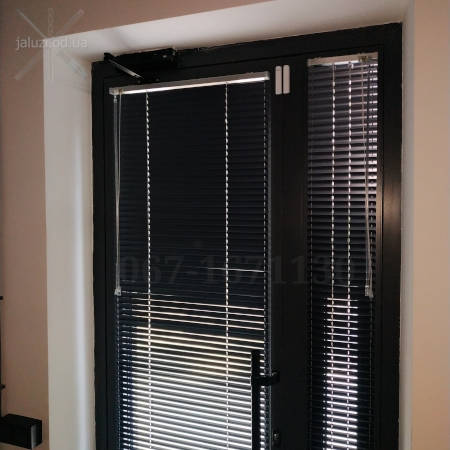 Різнокольорові горизонтальні жалюзі Вибрати жалюзі