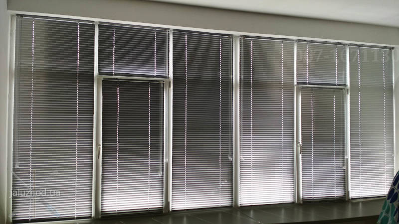 Горизонтальні жалюзі на великі площі Вибрати жалюзі