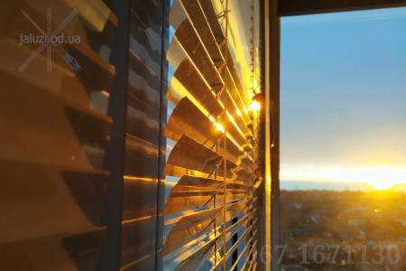 Горизонтальні жалюзі на балкони Вибрати жалюзі